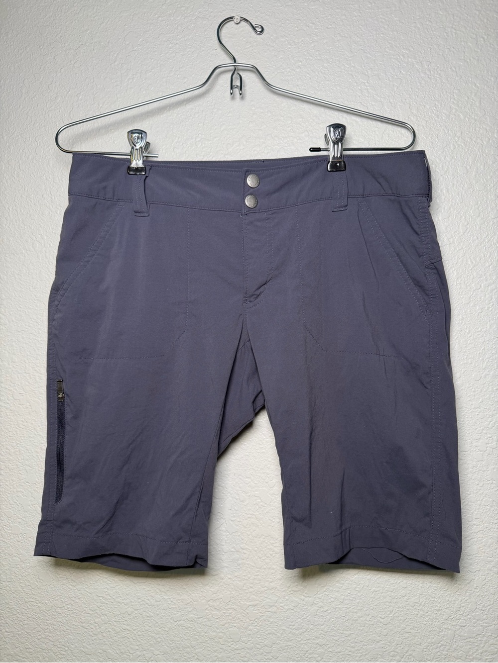 Columbia // Women’s Omni Shield Outdoor Shorts - Dark Dusty Blue size 6